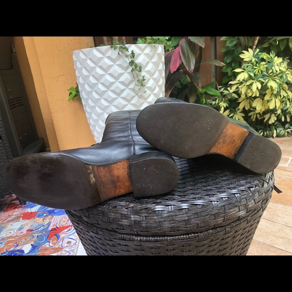 Chanel boots Authentic bought in Paris. - Picture 6 of 8